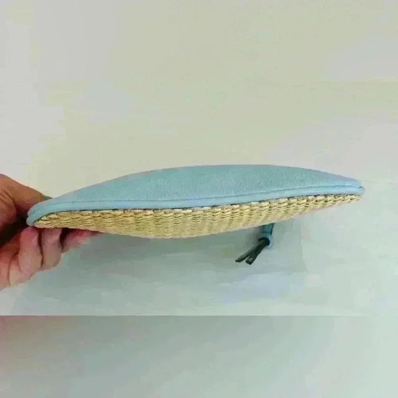 Light blue vegan leather and straw purse, with gold hardware. NWOT. - Picture 5 of 7